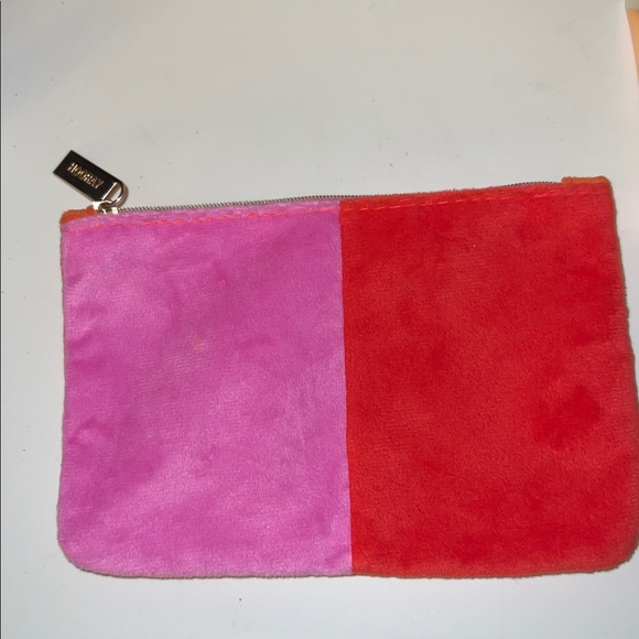 Clinique Skincare Bundle with Pink /Red and Orange Pouch - Picture 7 of 11